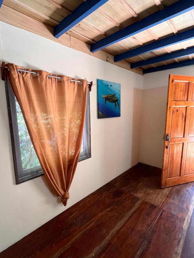 Hostel Tuanis Surf Camp Playa Santa Teresa  Екстериор снимка