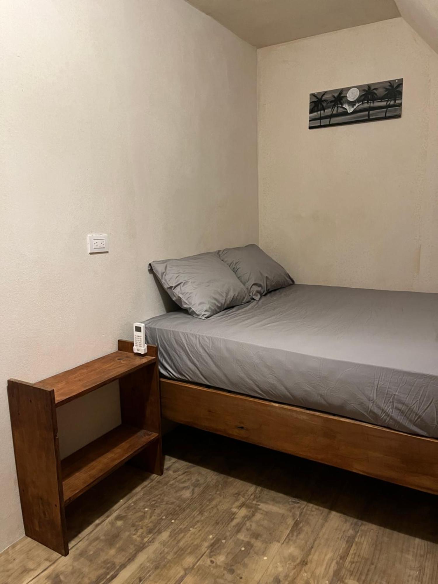 Hostel Tuanis Surf Camp Playa Santa Teresa  Екстериор снимка